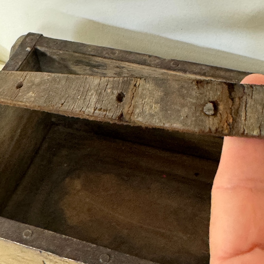 Antique Primitive Wooden Tool Caddy Rustic Garden Trug Leather Handle Iron Strap - Picture 4 of 8